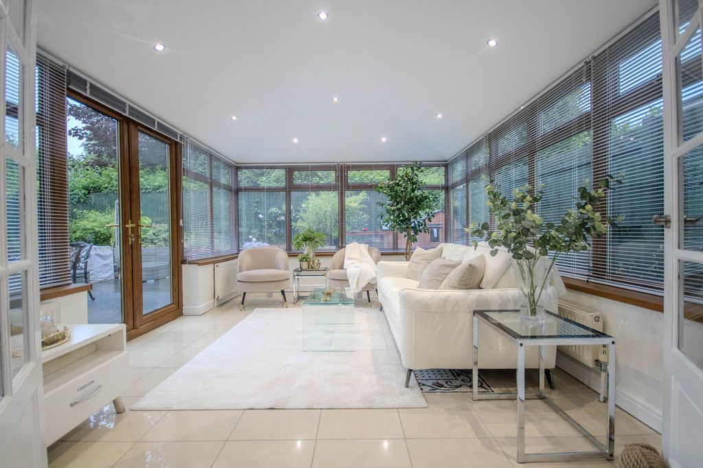 Property photo 1 of 33