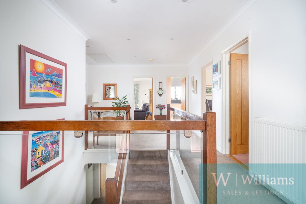 Property photo 3 of 36 Hallway