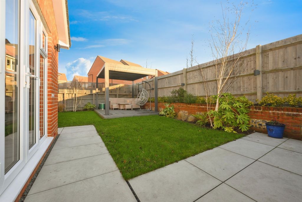 Property photo 3 of 20