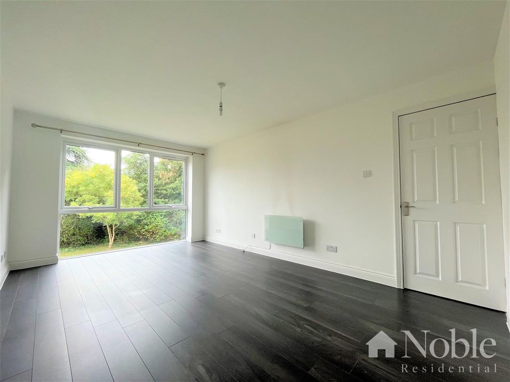 Property photo 3 of 10 Reception Room