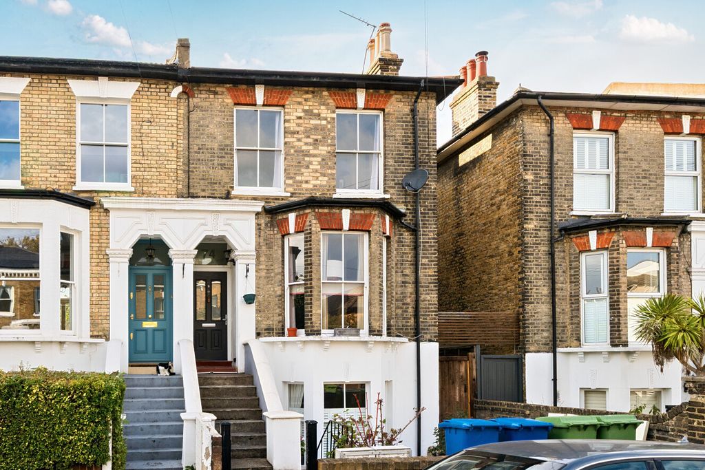 Property photo 1 of 12 1536316-3-1A154B9...