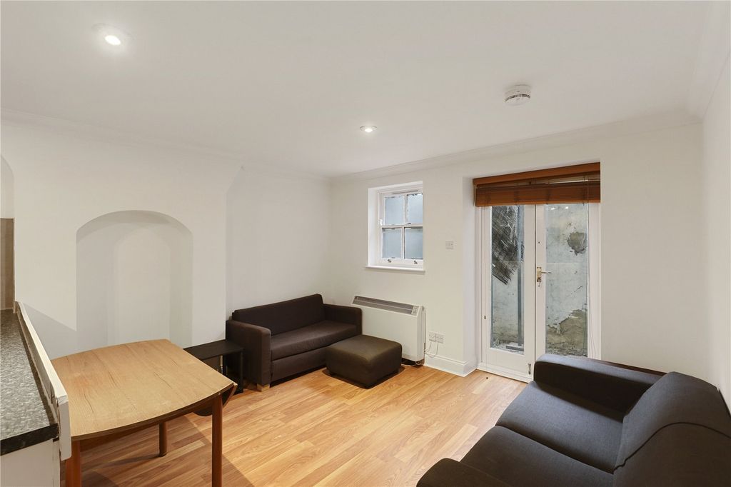 Property photo 2 of 9 Living Area