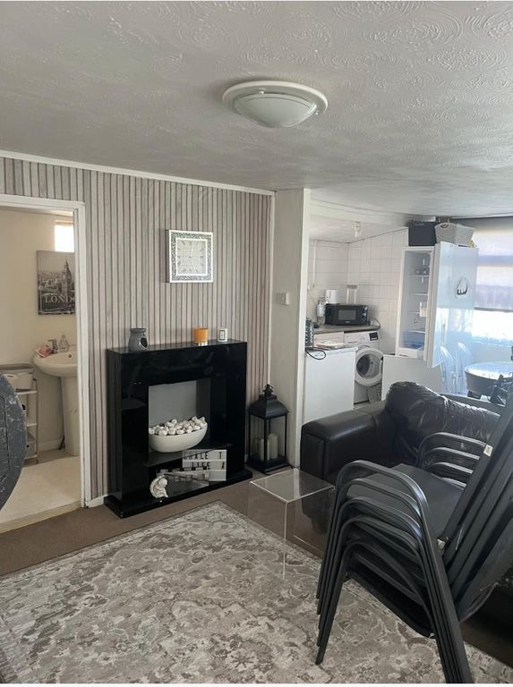 Property photo 2 of 9 Photo 2