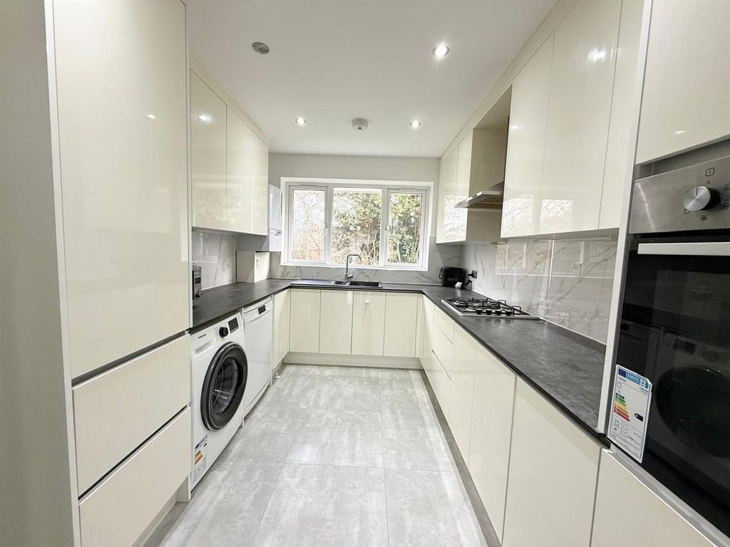 Property photo 2 of 12 Davidson Frost-Wellings, Dfw, White House Drive, K