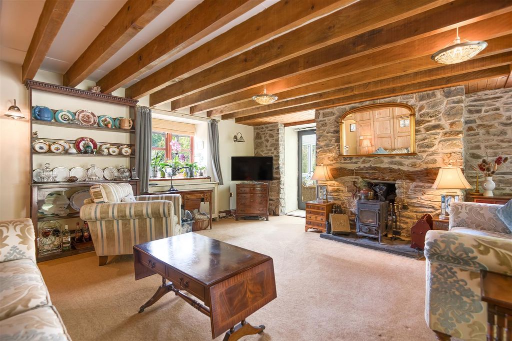 Property photo 2 of 78 Lounge