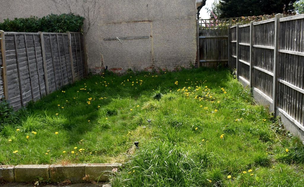 Property photo 1 of 6 Garden