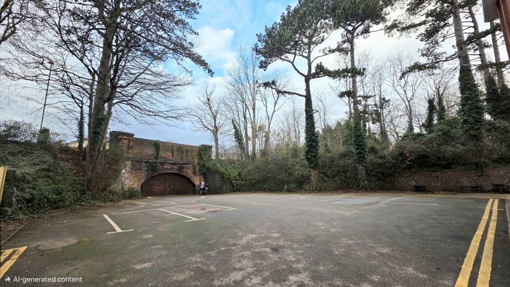 Property photo 3 of 9 Car Parking