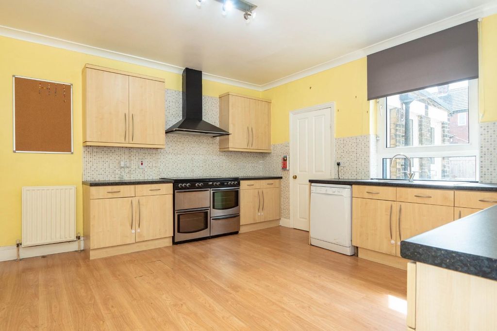 Property photo 2 of 24 Kitchen/Diner