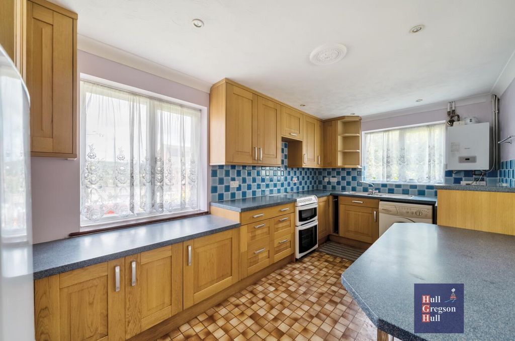 Property photo 2 of 26 928A52Ed-24d0-4B05-B055-B4069Fffbdb6.Jpg