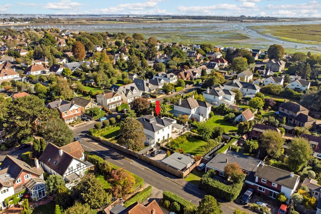 Property photo 3 of 31 Picture No. 30