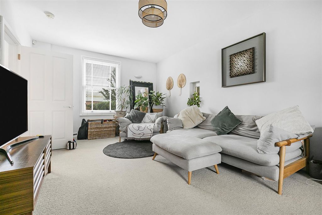 Property photo 3 of 20 8_46703.Jpg