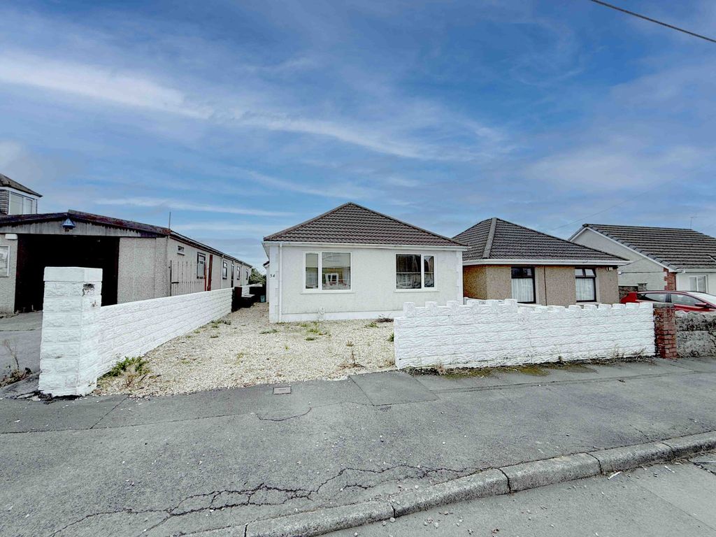 Property photo 1 of 11 3 Bedroom Bungalow For Sale On Twyniago, Pontarddulais