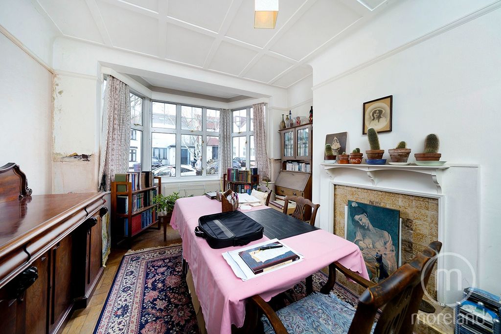 Property photo 2 of 11 4082562
