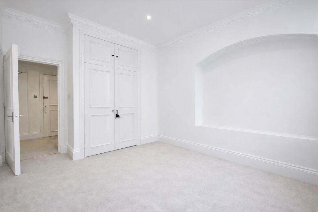 Property photo 2 of 15 8182F977-0782-4Db7-8930-0E0c7A542762.Png