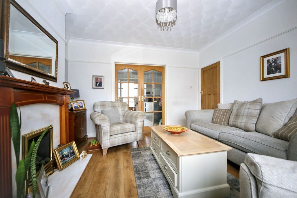 Property photo 3 of 25