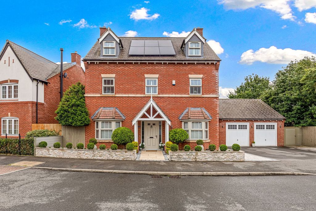 Property photo 1 of 32