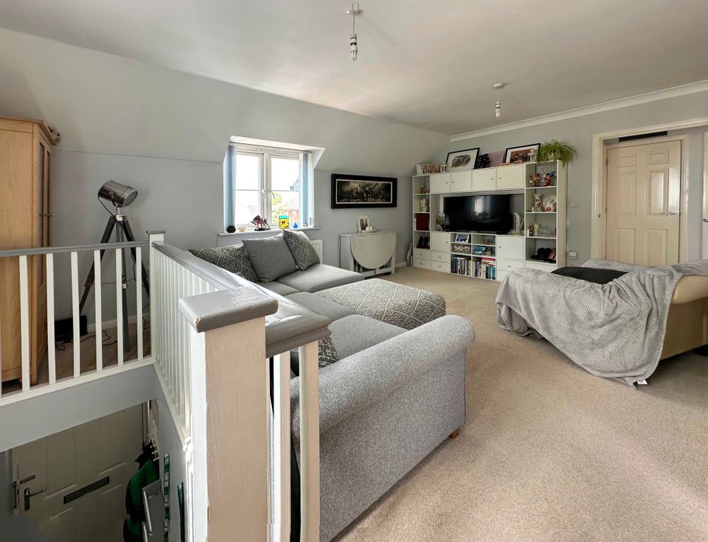 Property photo 3 of 12