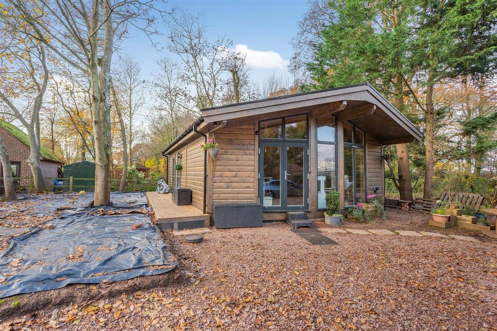 Property photo 2 of 51