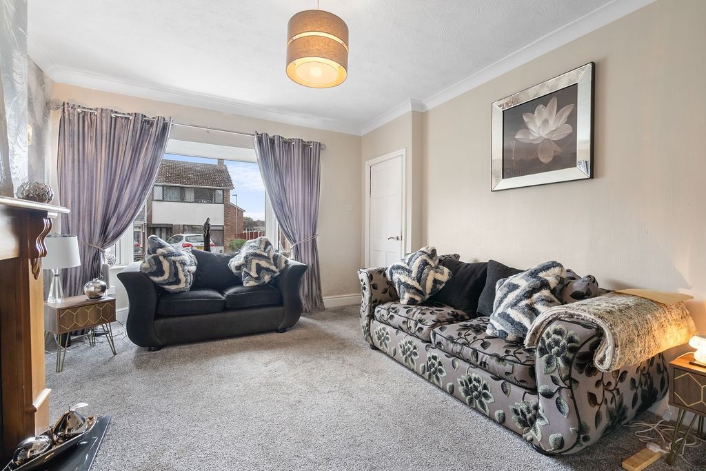 Property photo 3 of 18 4348135