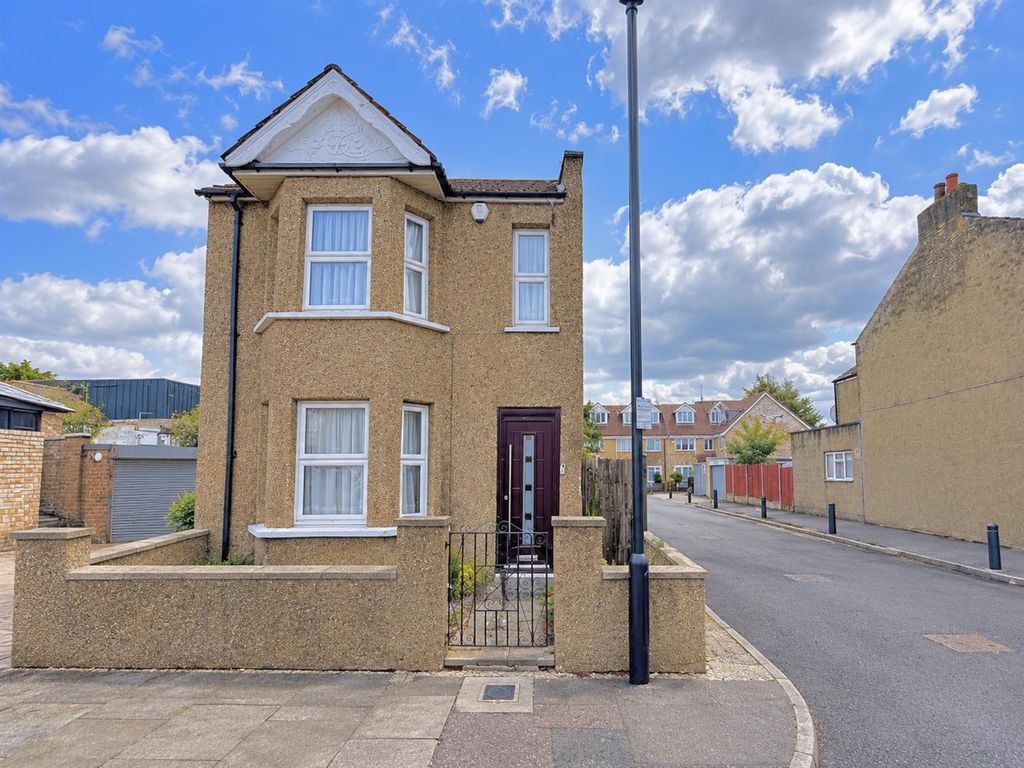 Property photo 1 of 19 E39Cf6E8-C69E-4622-B8Ad-8512A328B45C.Jpeg