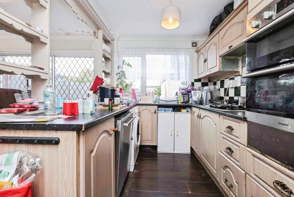 Property photo 3 of 17 Photo