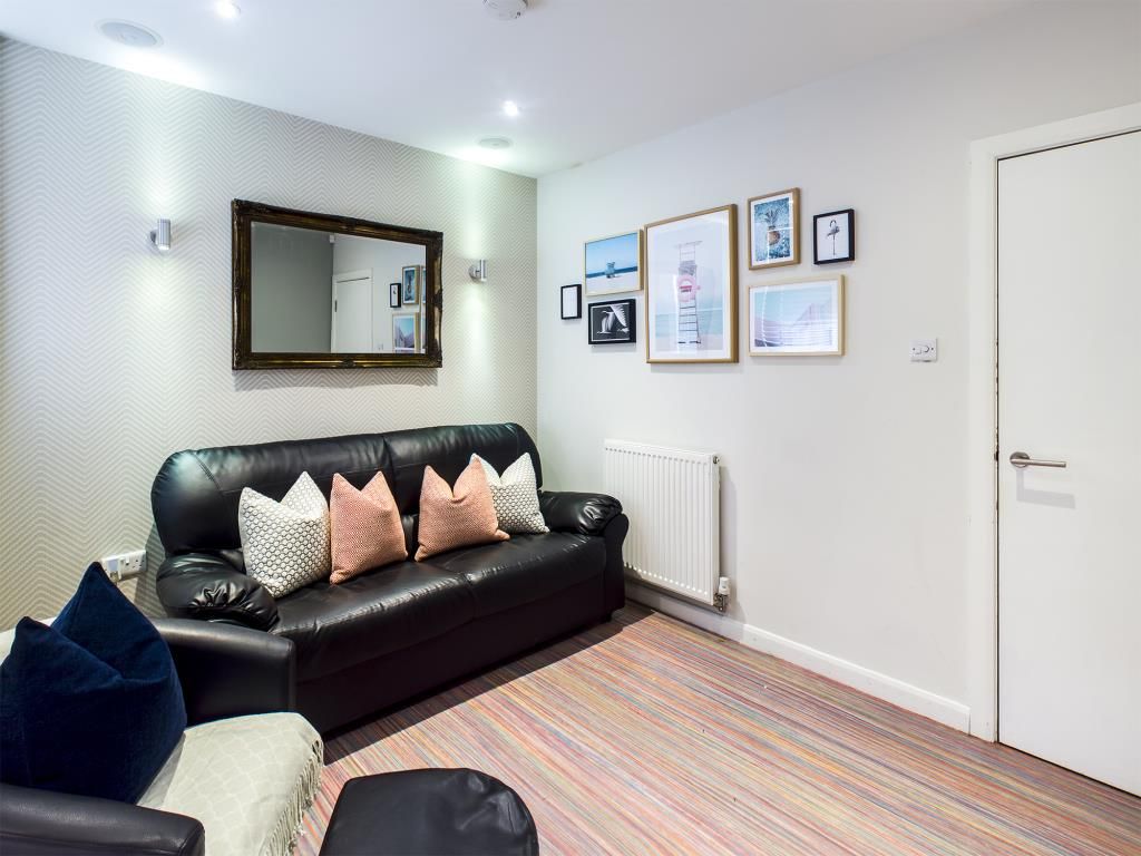 Property photo 2 of 6 Photo 1