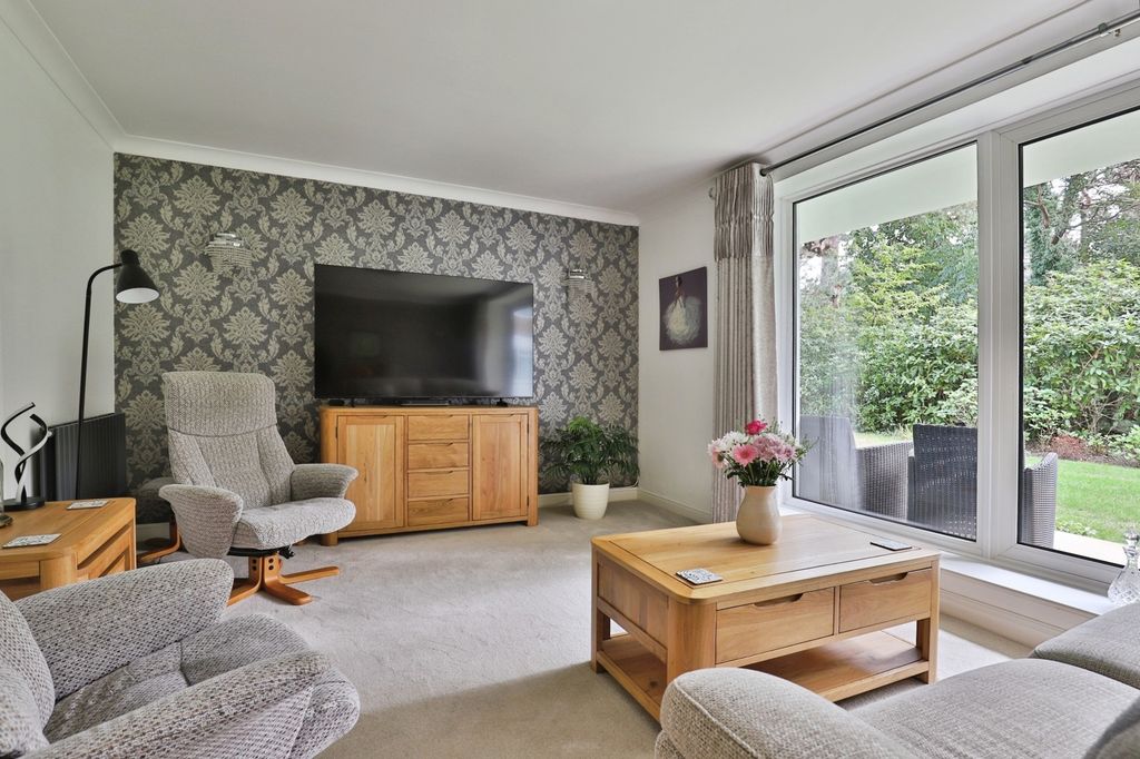 Property photo 3 of 17 Photo