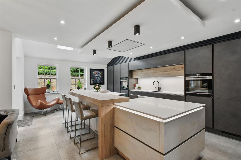 Property photo 3 of 35 Photo_023.Jpg