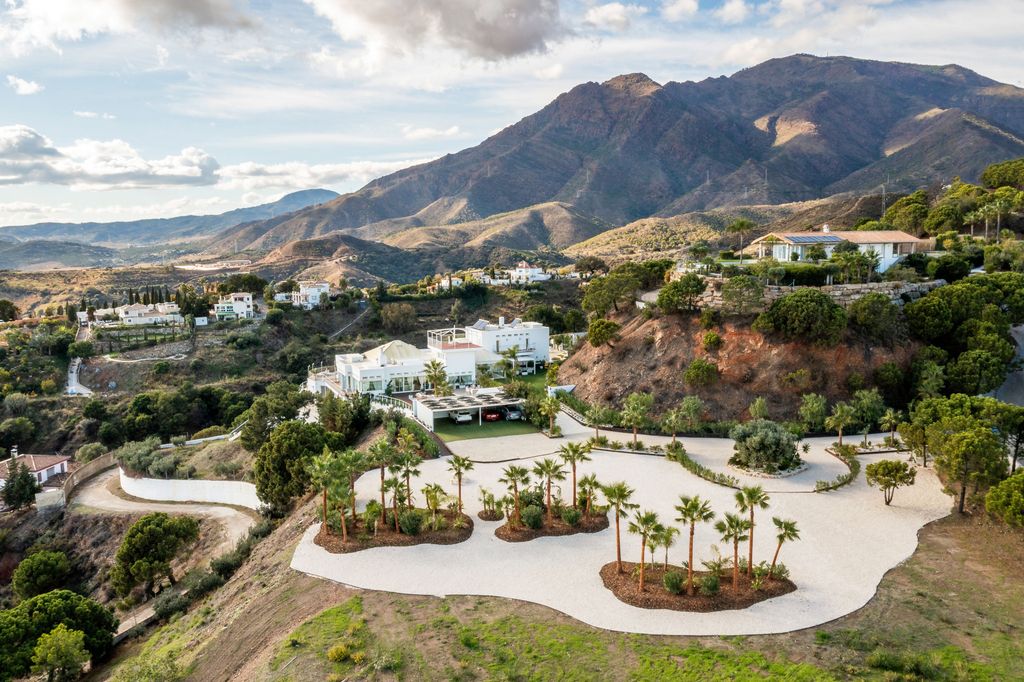 Property photo 1 of 60