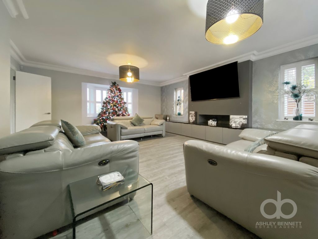 Property photo 3 of 28 23.Jpg