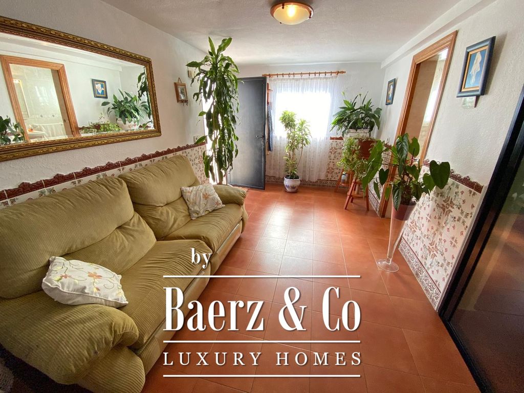 Property photo 2 of 35