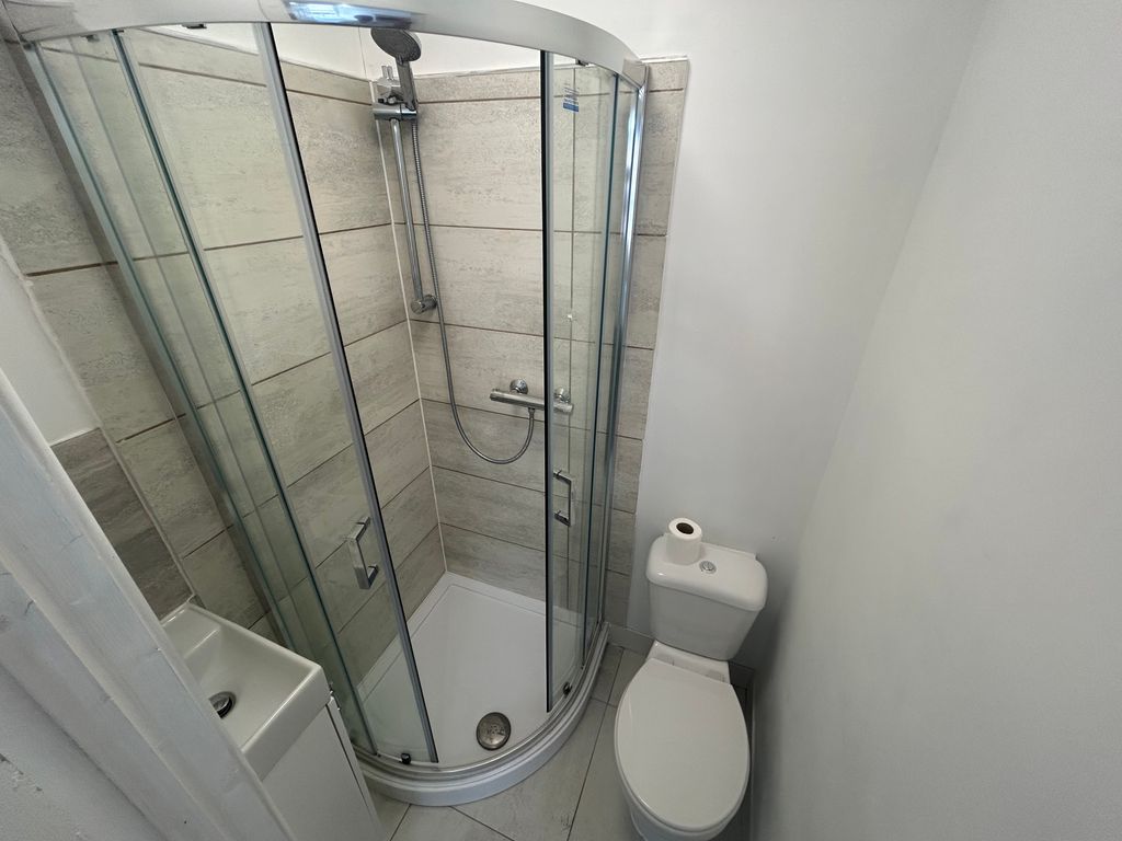 Property photo 3 of 6 Img_8037