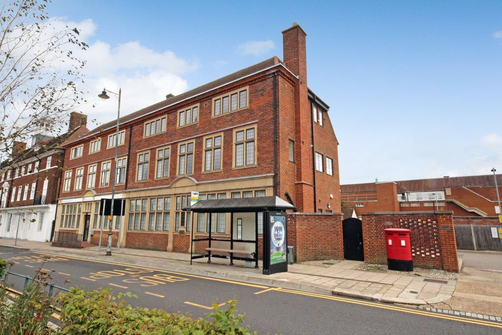 Property photo 1 of 11