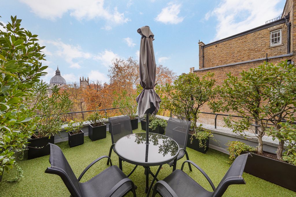 Property photo 3 of 21