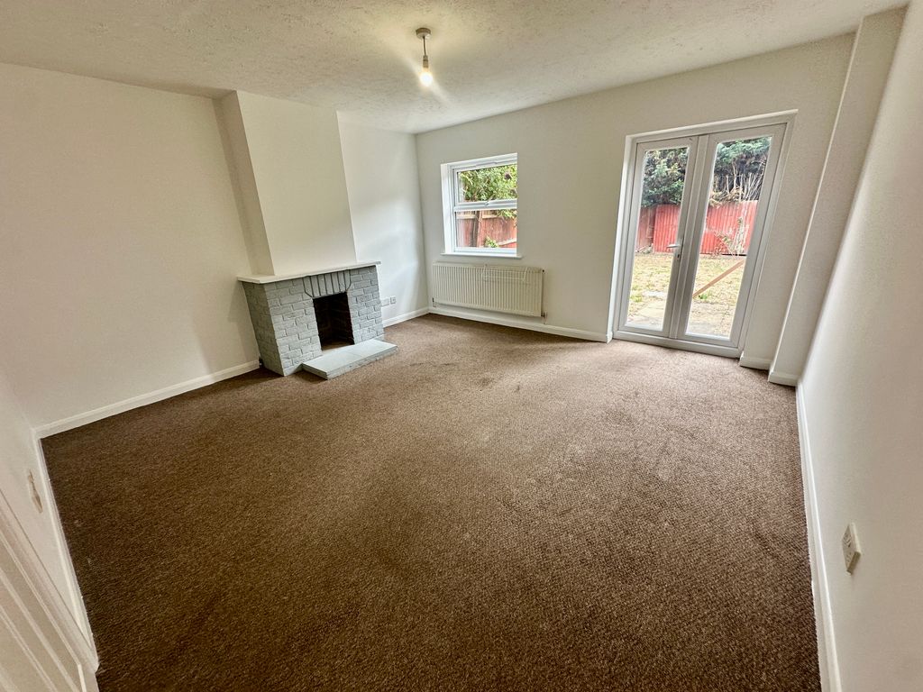 Property photo 2 of 7 Living Room