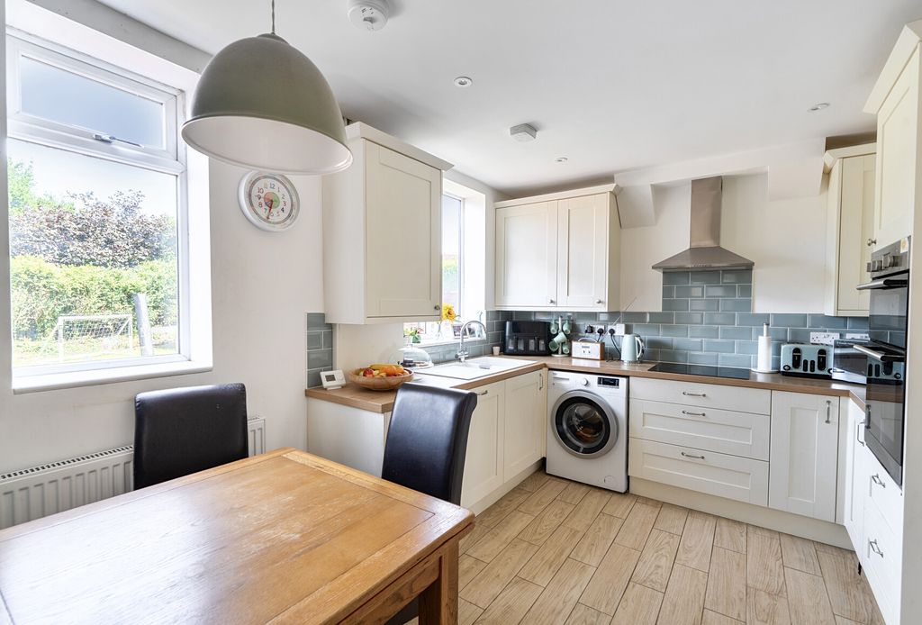 Property photo 2 of 16 Kitchen Dining Room
