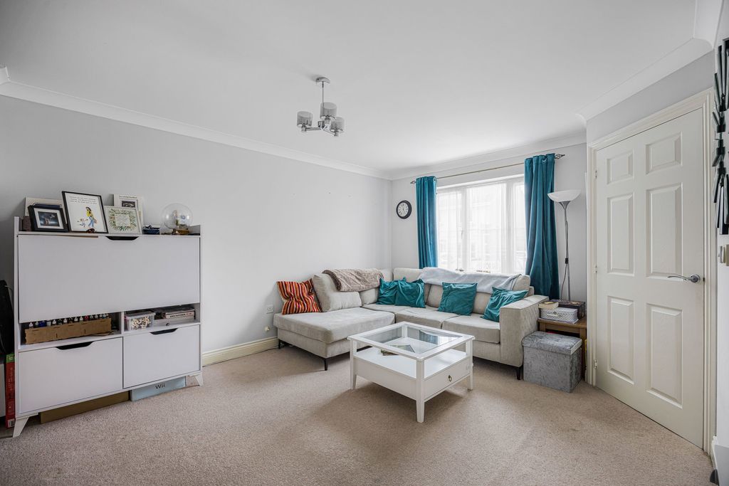 Property photo 2 of 16