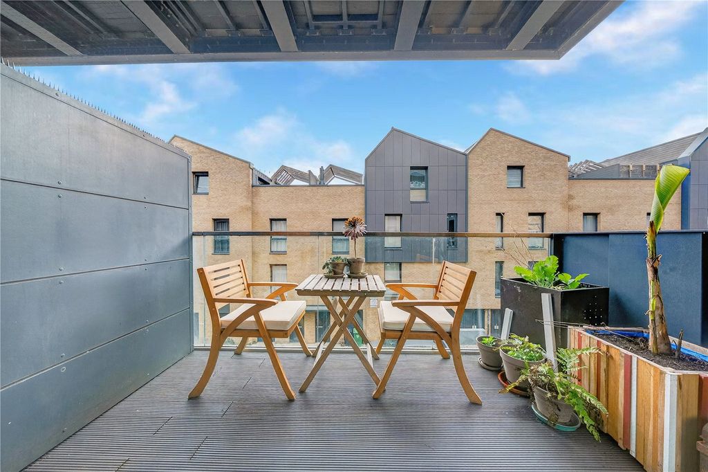 Property photo 2 of 15 Picture No. 11