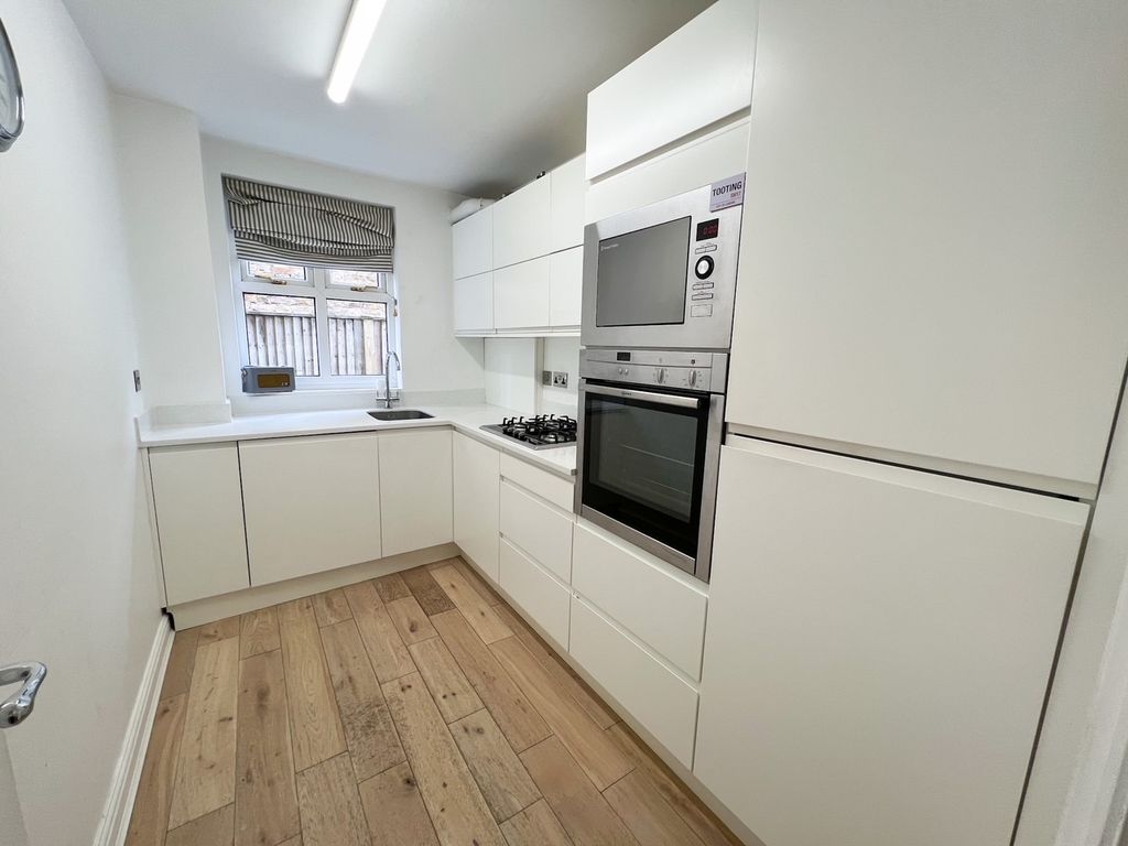 Property photo 2 of 24