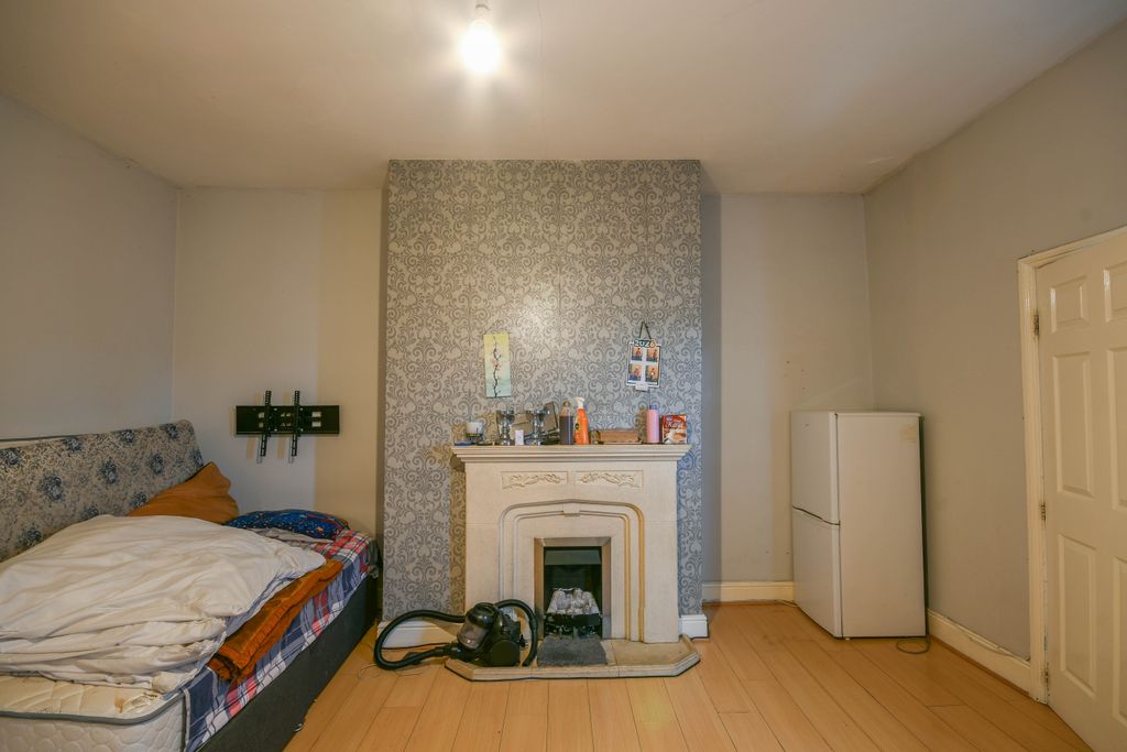 Property photo 3 of 23