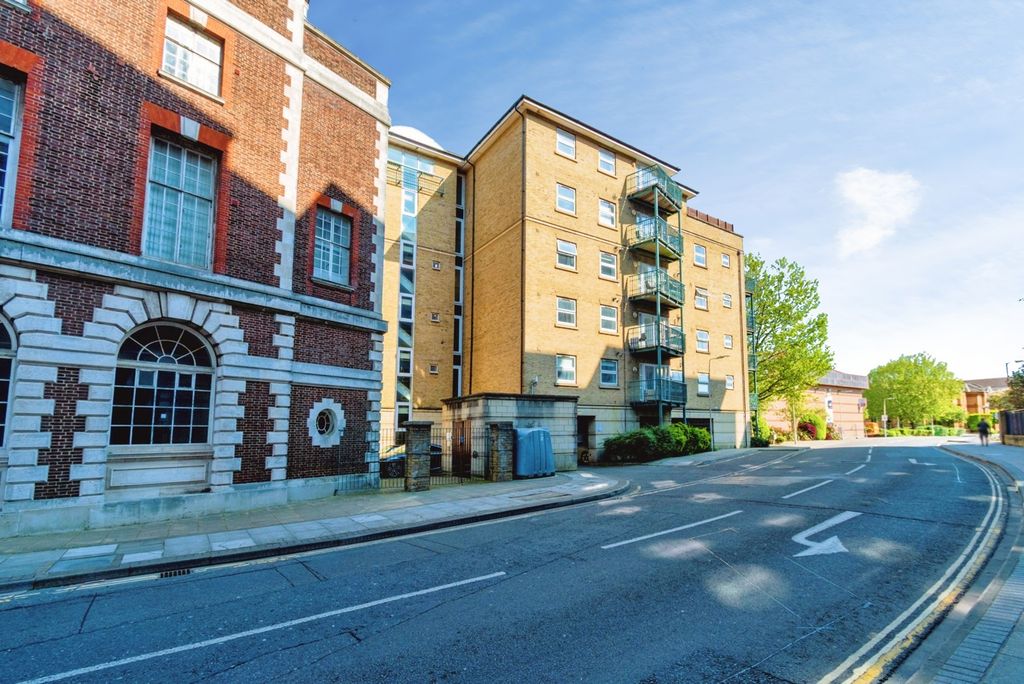 Property photo 1 of 15 Pbox-Img.Jpg