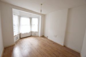 Property photo 2 of 5 033