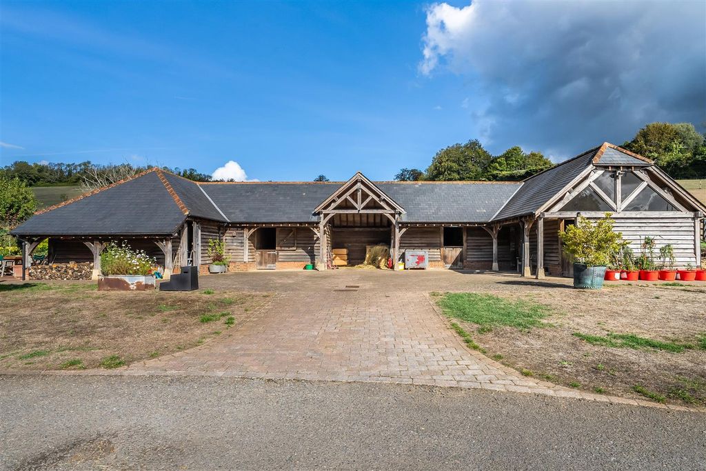 Property photo 3 of 43 Stabling
