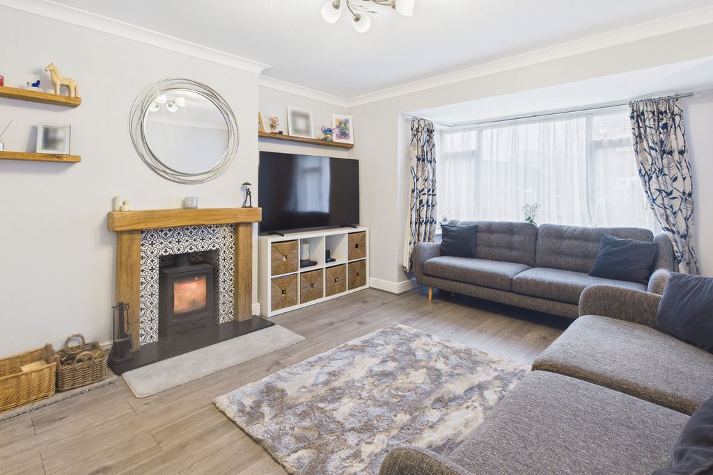 Property photo 3 of 24