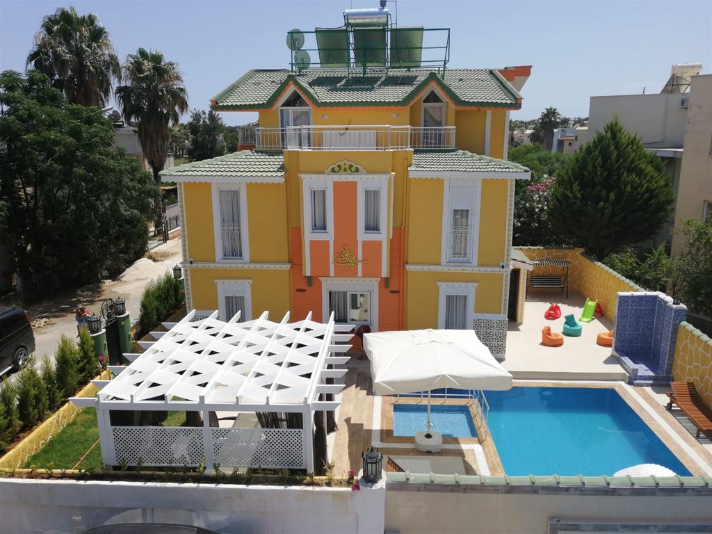 Property photo 1 of 21 Smart Home Villa For Sale Near The Beach &amp; Golf Courses In Antalya - Main View Of The Lavish Villa And Grounds