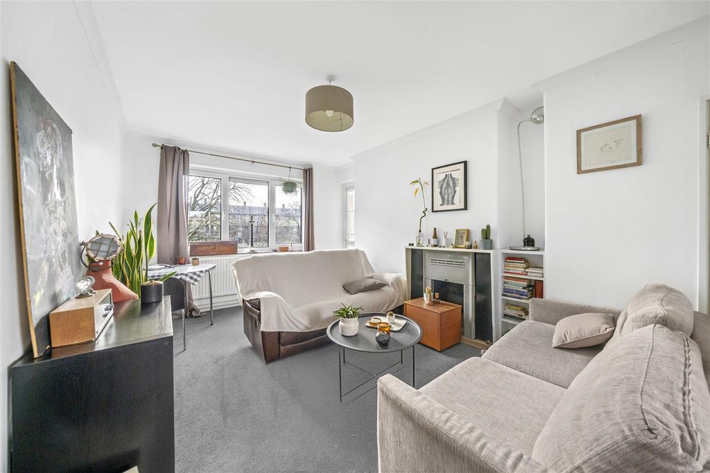 Property photo 1 of 11 Reception