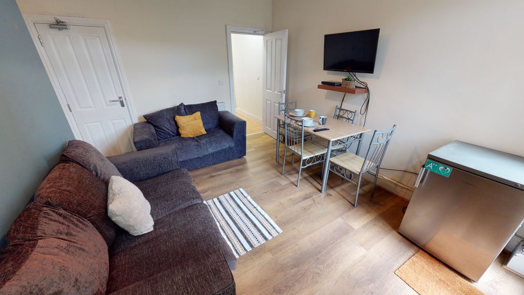 Property photo 2 of 6 Living Room