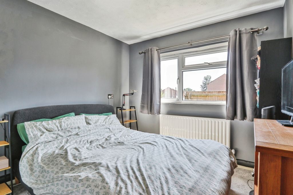 Property photo 3 of 12