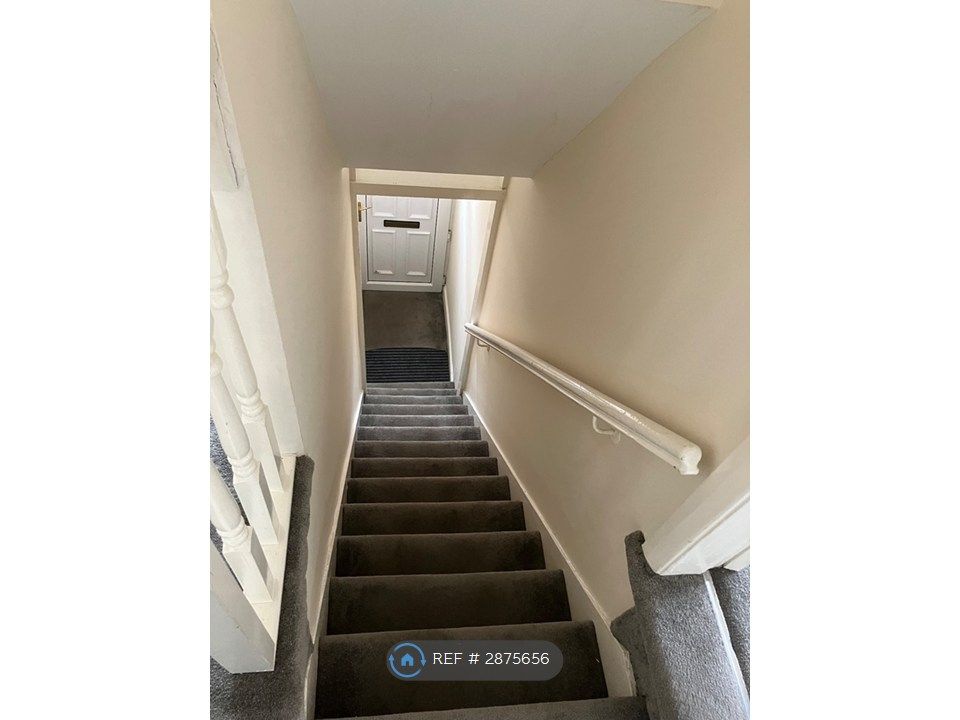 Property photo 1 of 9 Entrance