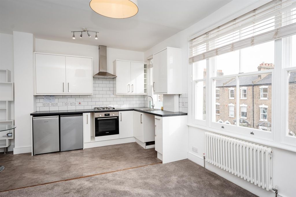 Property photo 2 of 12 Perth Road-3.Jpg